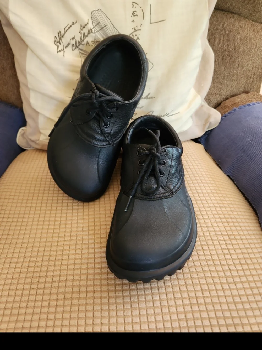 Crocs ALL terrian BOAT Shoes VINTAGE size 9 - Picture 1 of 5